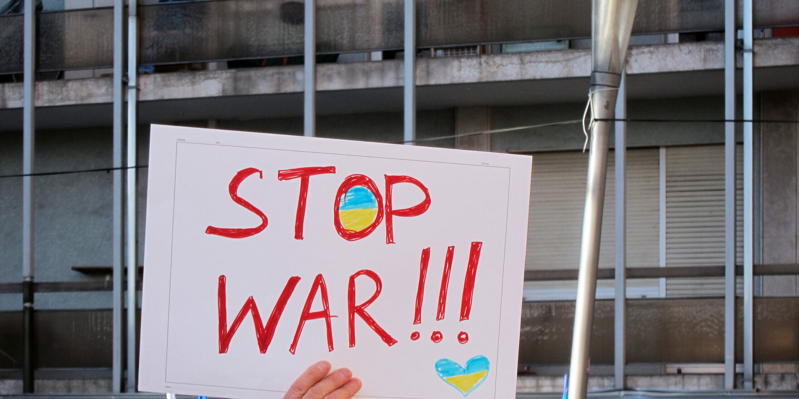 Stop_War!!!_sign_at_peace_rally_-_Mestre,_Venezia,_Veneto,_Italy_2022-02-26
